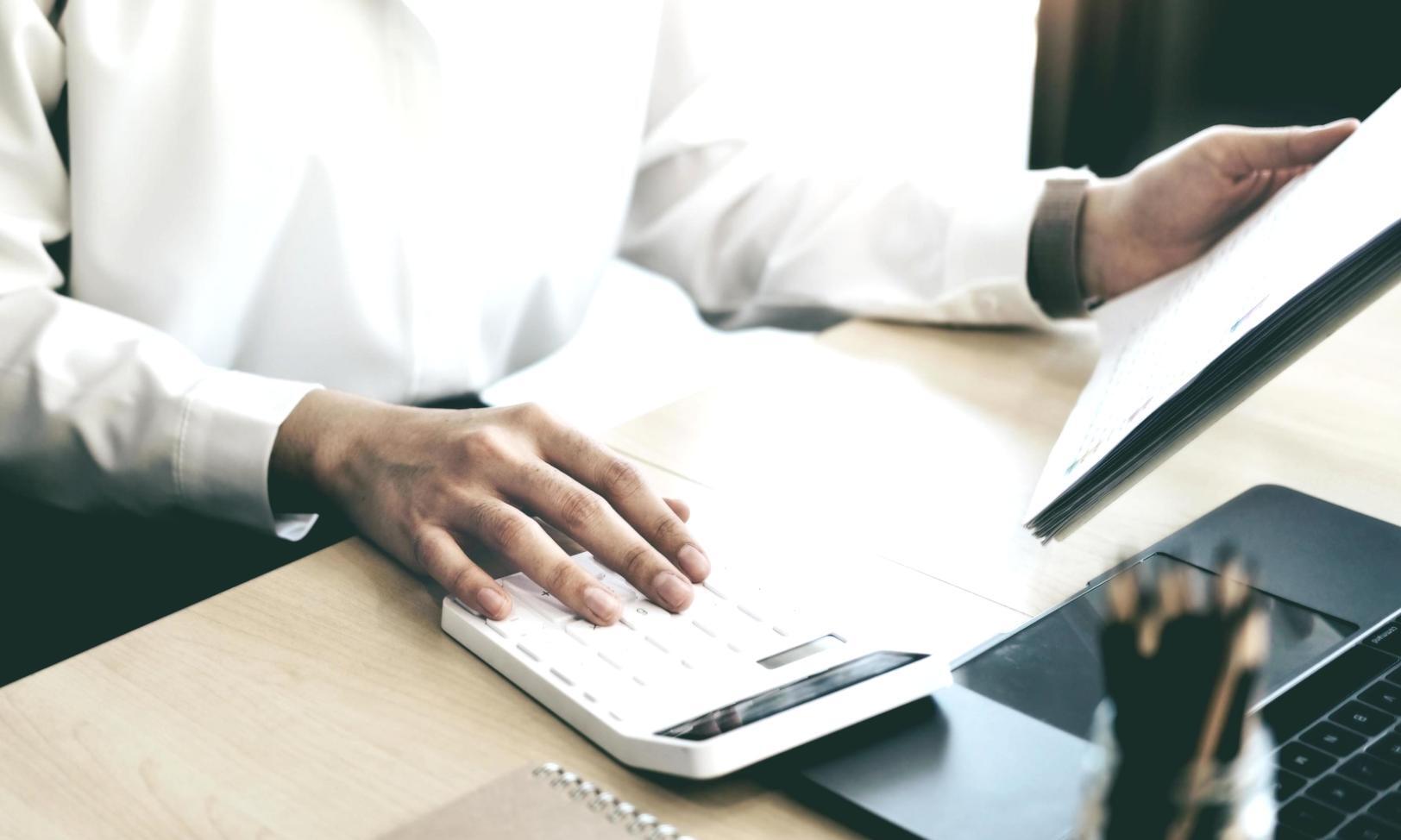 Équipe Lexanovaqi travaillant sur des stratégies SEO